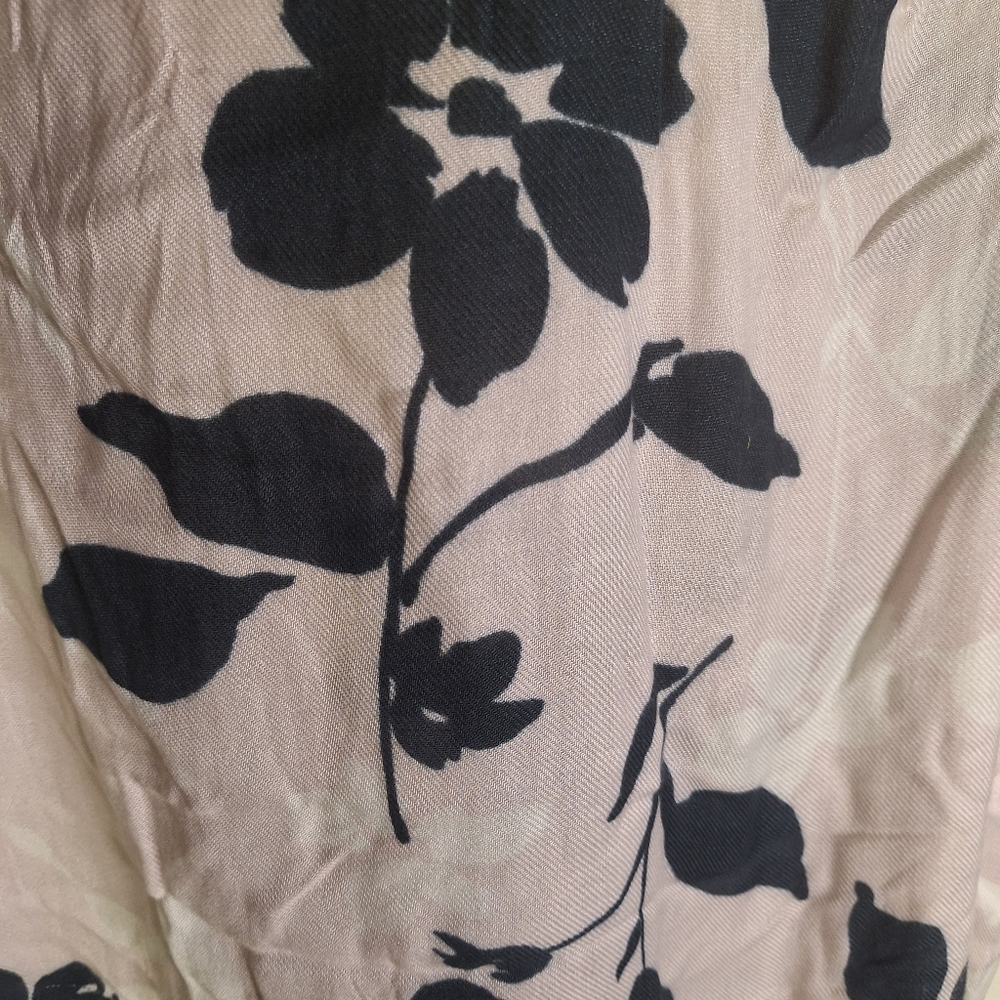 Liz Claiborne Black and White Floral Scarf 22" X 74"